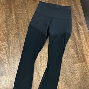 lululemon athletica Black Leggings with sheer panels sz 2 RARE Like new